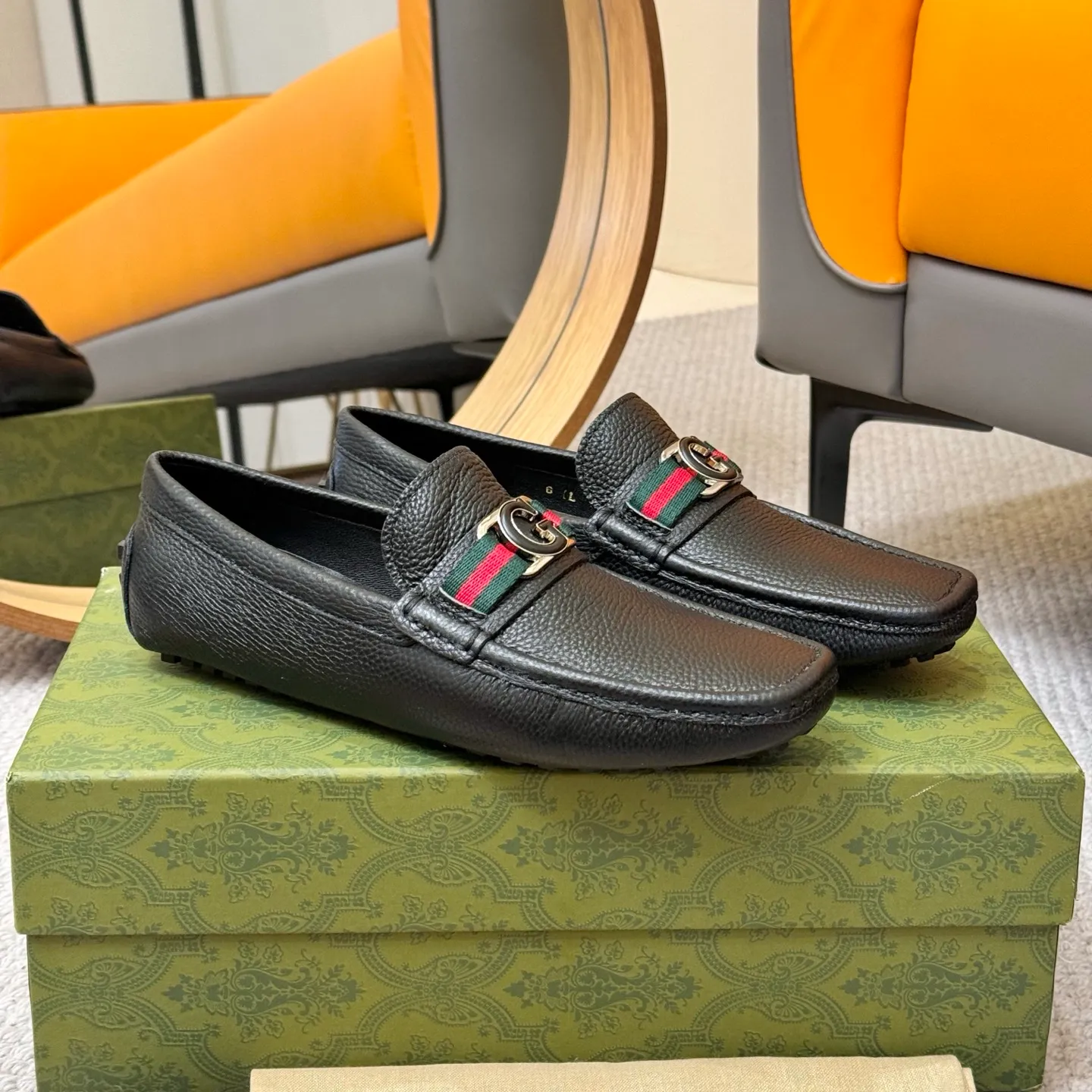 Men's shoes 💰420 (Yangli) Gucci* - the top version of Gucci classic beanie shoes! It is made of imported original cowhide and has a comfortable first layer of sheepskin lining! Original wear-resistant rubber outsole! High quality products! Size 38-46, with shoe dial, cloth bag, card